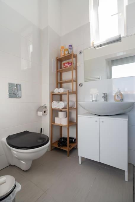 Grosse Terrasse, Klimaanlage Und U-Bahn Naehe Apartment เวียนนา ภายนอก รูปภาพ