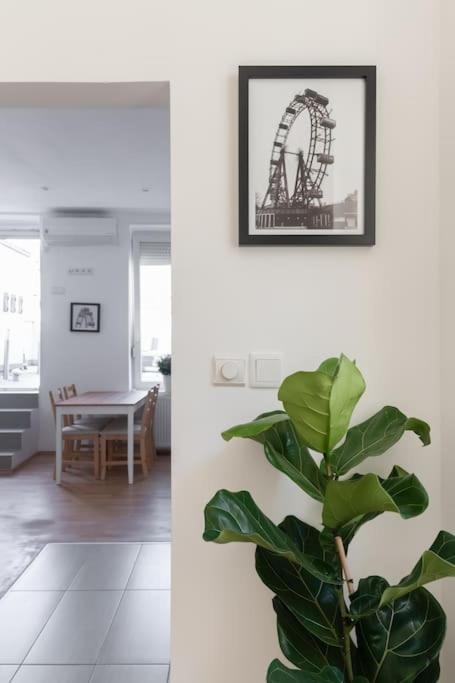 Grosse Terrasse, Klimaanlage Und U-Bahn Naehe Apartment เวียนนา ภายนอก รูปภาพ