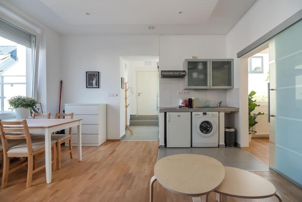 Grosse Terrasse, Klimaanlage Und U-Bahn Naehe Apartment เวียนนา ภายนอก รูปภาพ