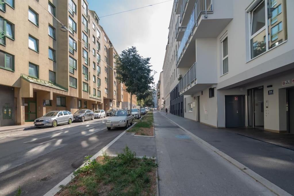 Grosse Terrasse, Klimaanlage Und U-Bahn Naehe Apartment เวียนนา ภายนอก รูปภาพ