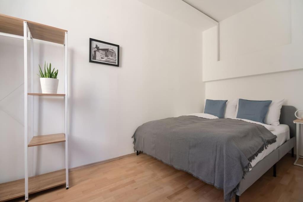 Grosse Terrasse, Klimaanlage Und U-Bahn Naehe Apartment เวียนนา ภายนอก รูปภาพ