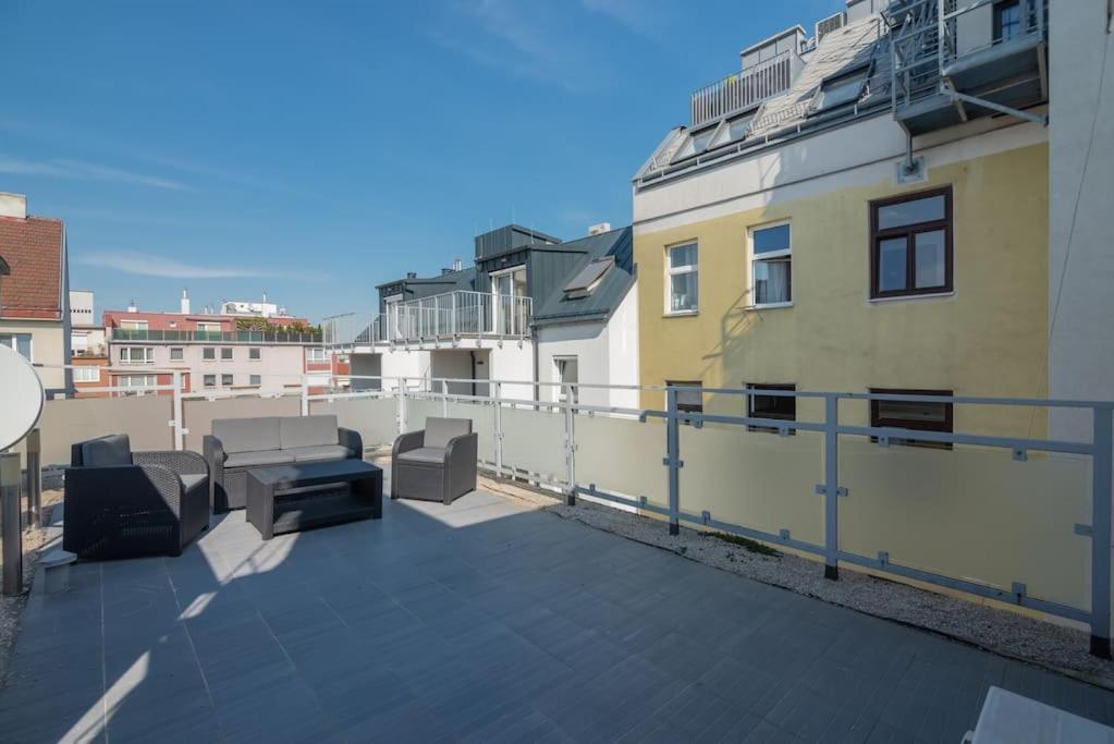 Grosse Terrasse, Klimaanlage Und U-Bahn Naehe Apartment เวียนนา ภายนอก รูปภาพ